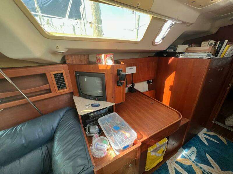 Summer Wind 42ft Hunter Yacht For Sale