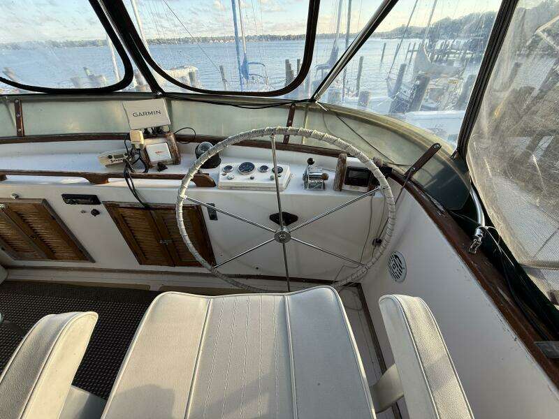 38ft Marine Trader Yacht For Sale