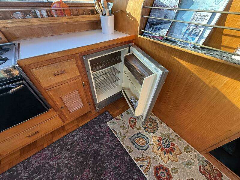 38ft Marine Trader Yacht For Sale