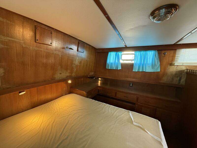 38ft Marine Trader Yacht For Sale