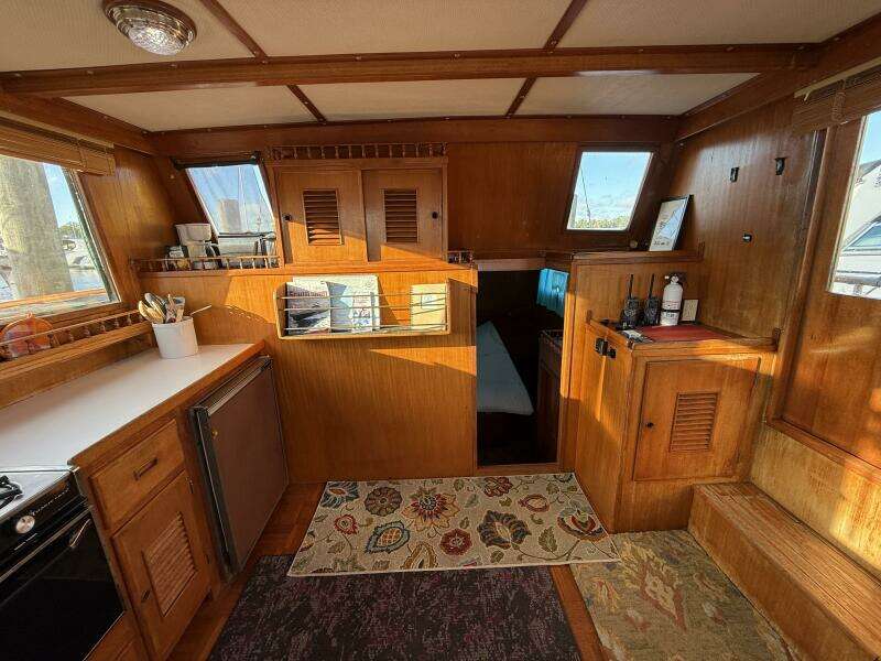 38ft Marine Trader Yacht For Sale