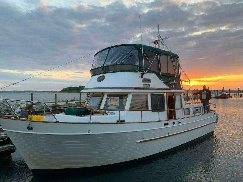 38ft Marine Trader Yacht For Sale