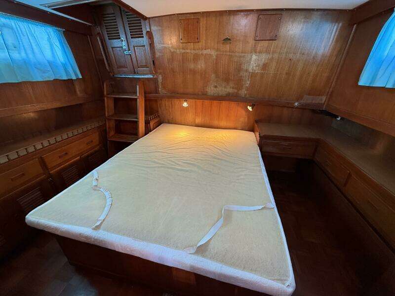 38ft Marine Trader Yacht For Sale
