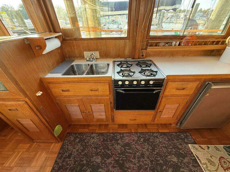 38ft Marine Trader Yacht For Sale