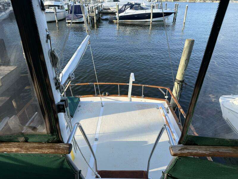 38ft Marine Trader Yacht For Sale