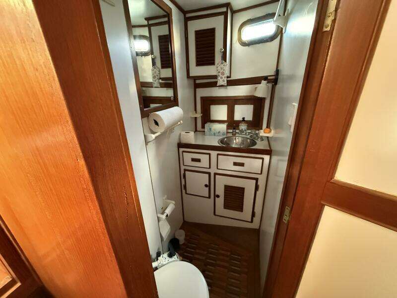 38ft Marine Trader Yacht For Sale
