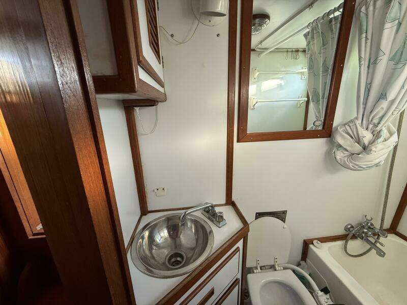 38ft Marine Trader Yacht For Sale