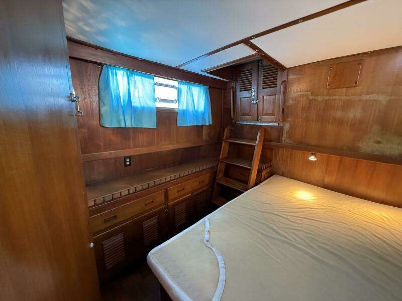38ft Marine Trader Yacht For Sale
