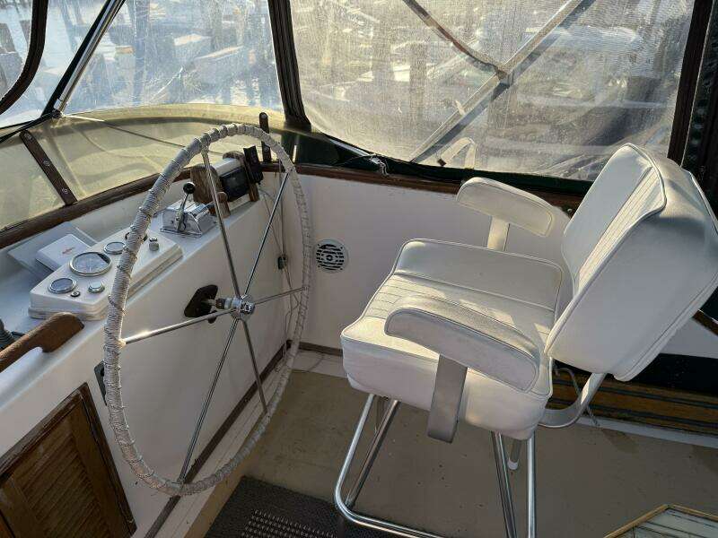 38ft Marine Trader Yacht For Sale