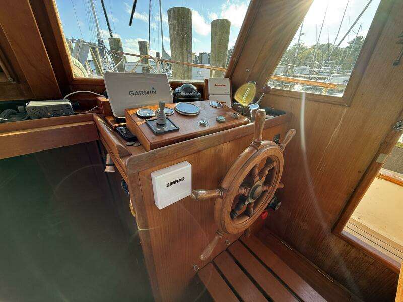 38ft Marine Trader Yacht For Sale