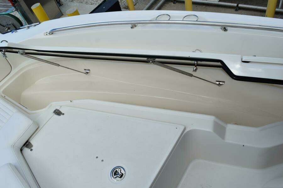 23ft Boston Whaler Yacht For Sale