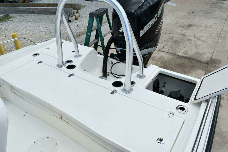 23ft Boston Whaler Yacht For Sale