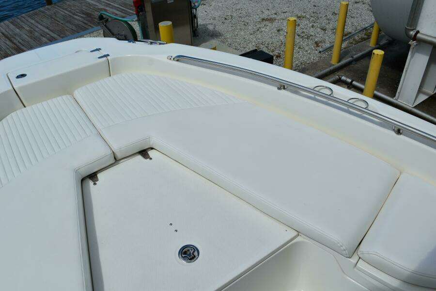 23ft Boston Whaler Yacht For Sale
