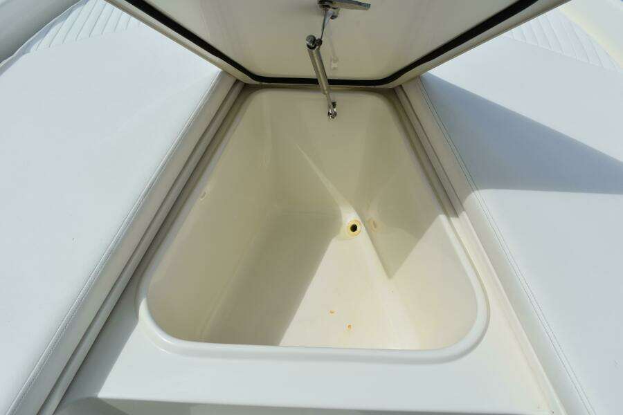 23ft Boston Whaler Yacht For Sale