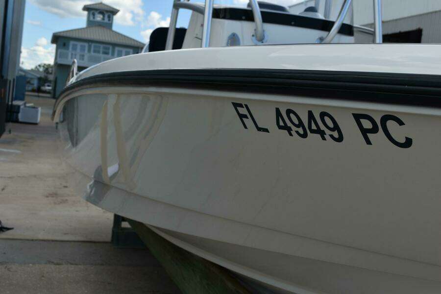 23ft Boston Whaler Yacht For Sale