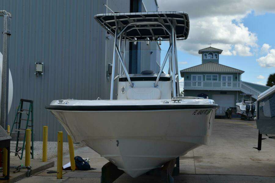 23ft Boston Whaler Yacht For Sale