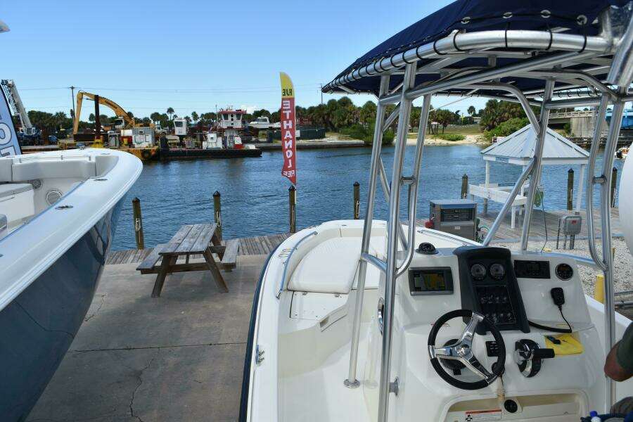 23ft Boston Whaler Yacht For Sale