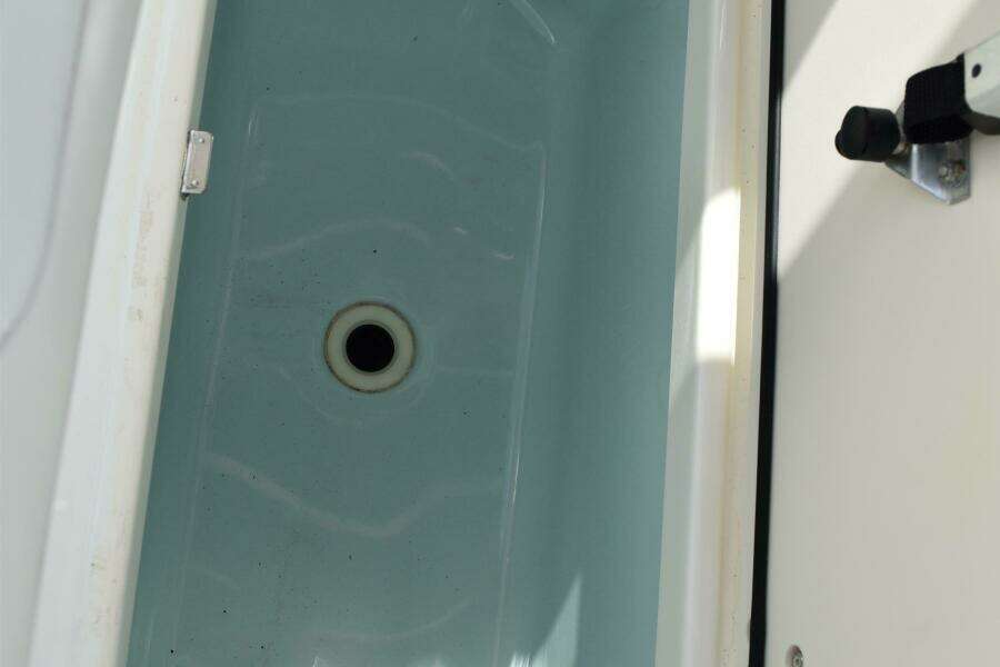 23ft Boston Whaler Yacht For Sale