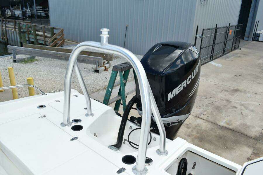 23ft Boston Whaler Yacht For Sale