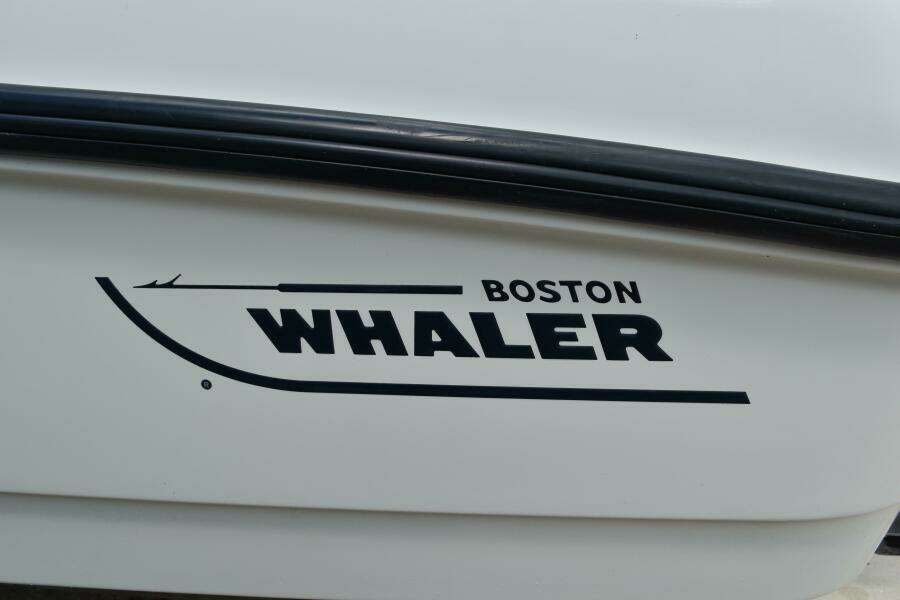 23ft Boston Whaler Yacht For Sale