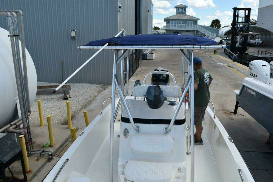 23ft Boston Whaler Yacht For Sale