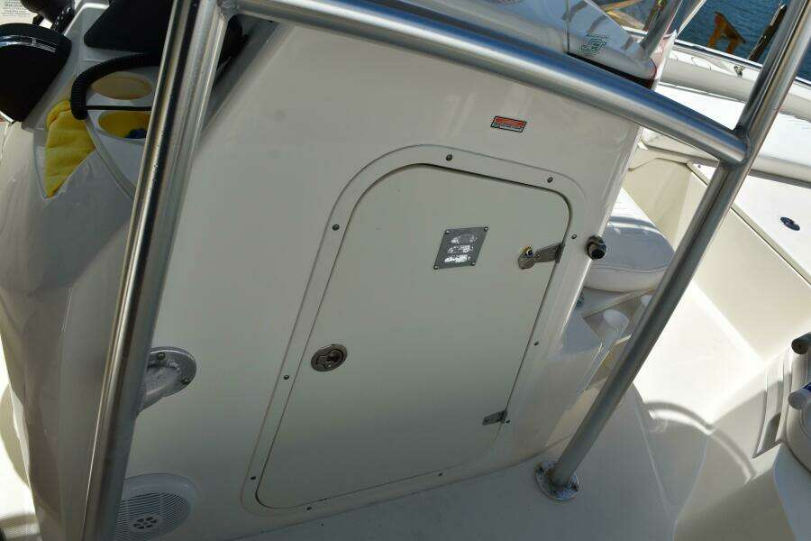 23ft Boston Whaler Yacht For Sale