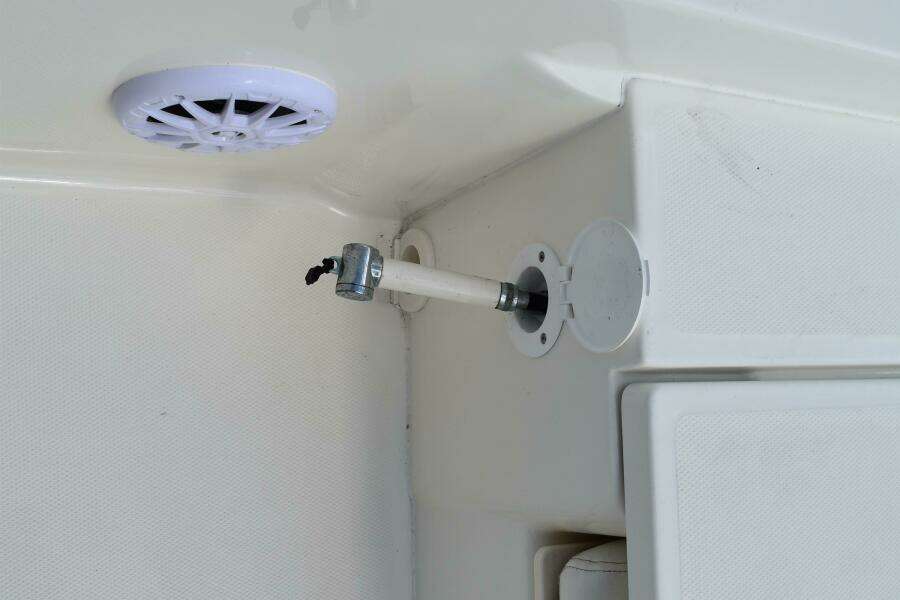 23ft Boston Whaler Yacht For Sale