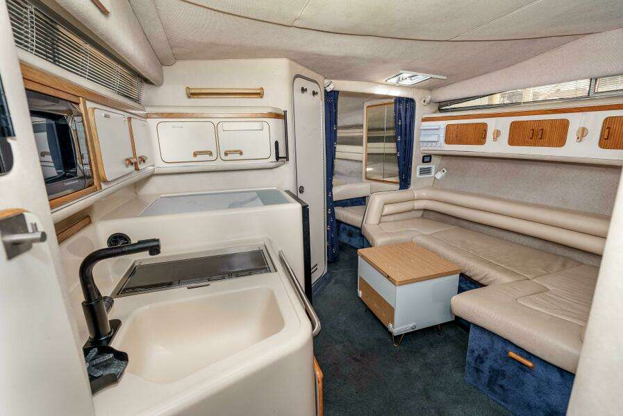 Sea Oddity 33ft Sea Ray Yacht For Sale