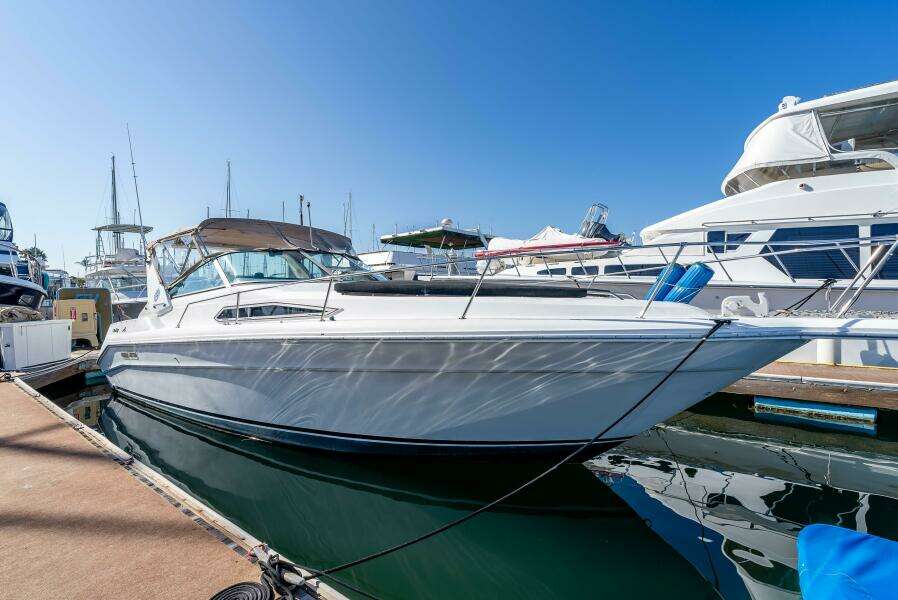 Sea Oddity 33ft Sea Ray Yacht For Sale