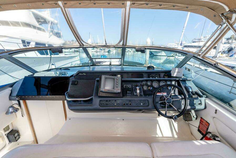 Sea Oddity 33ft Sea Ray Yacht For Sale