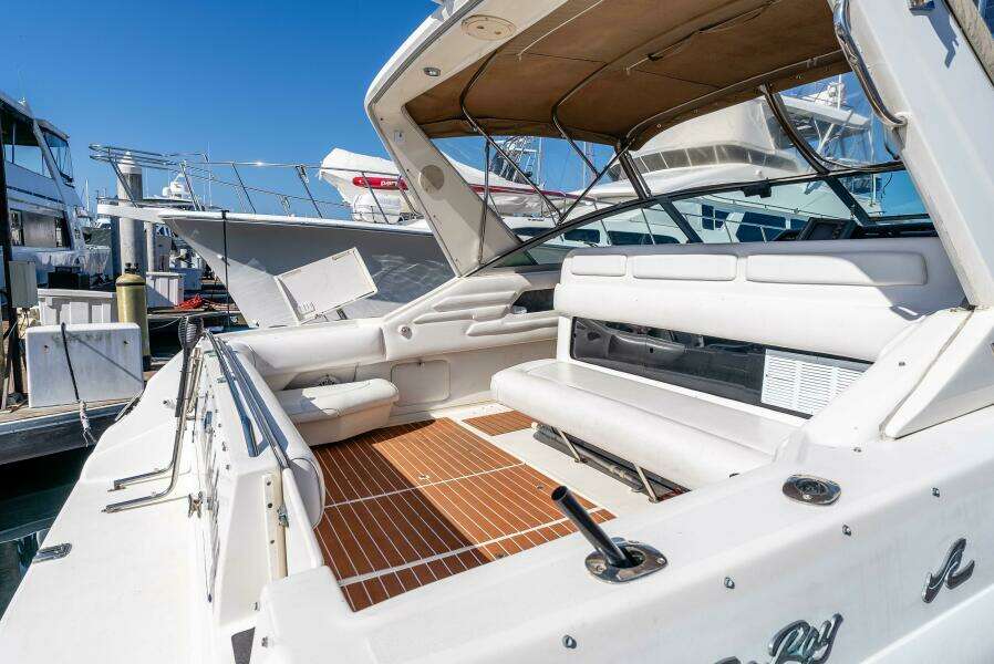 Sea Oddity 33ft Sea Ray Yacht For Sale