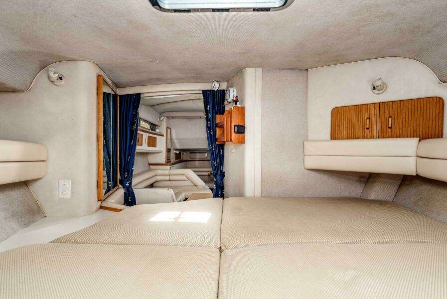 Sea Oddity 33ft Sea Ray Yacht For Sale