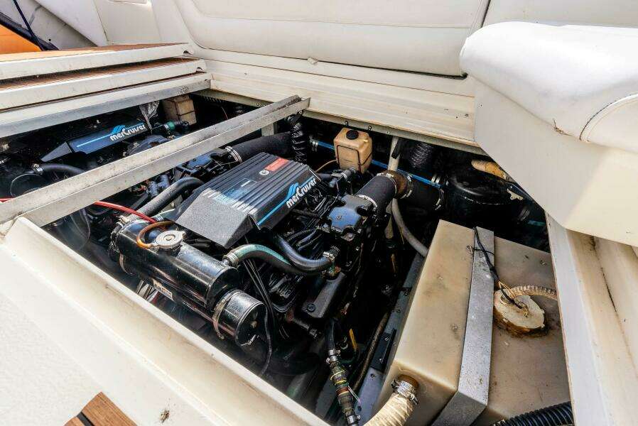 Sea Oddity 33ft Sea Ray Yacht For Sale