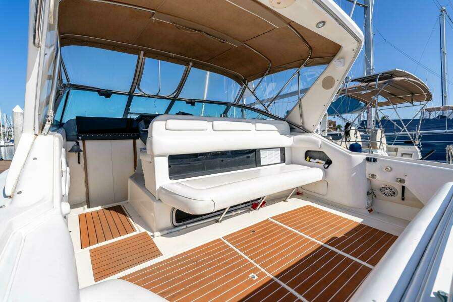 Sea Oddity 33ft Sea Ray Yacht For Sale
