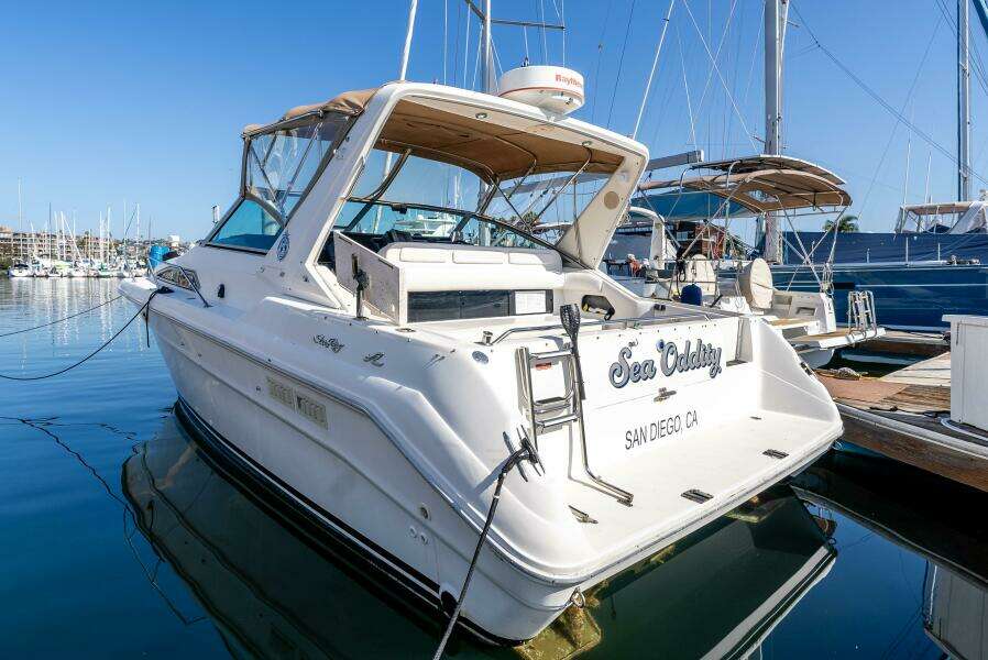 Sea Oddity 33ft Sea Ray Yacht For Sale
