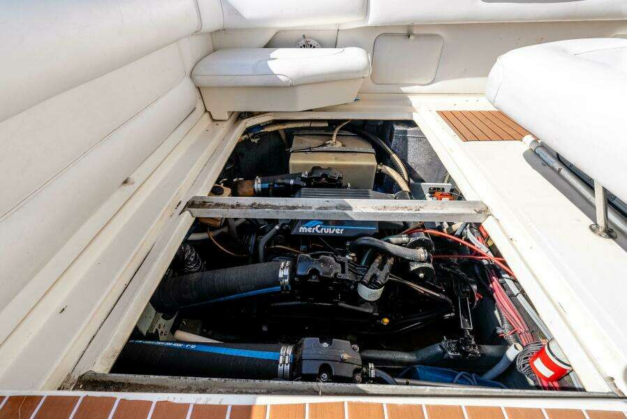 Sea Oddity 33ft Sea Ray Yacht For Sale