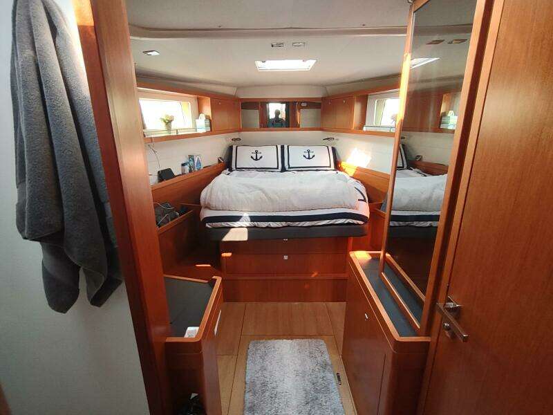 Indigo Sea 57ft Beneteau Yacht For Sale Indigo Sea 57ft Beneteau Yacht For Sale