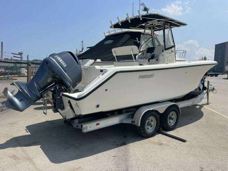 23ft Pursuit Yacht For Sale