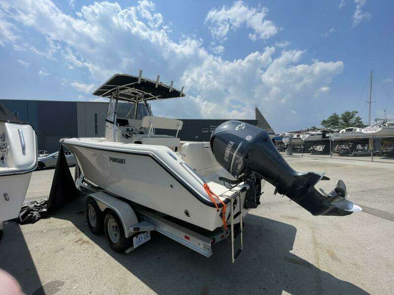 23ft Pursuit Yacht For Sale