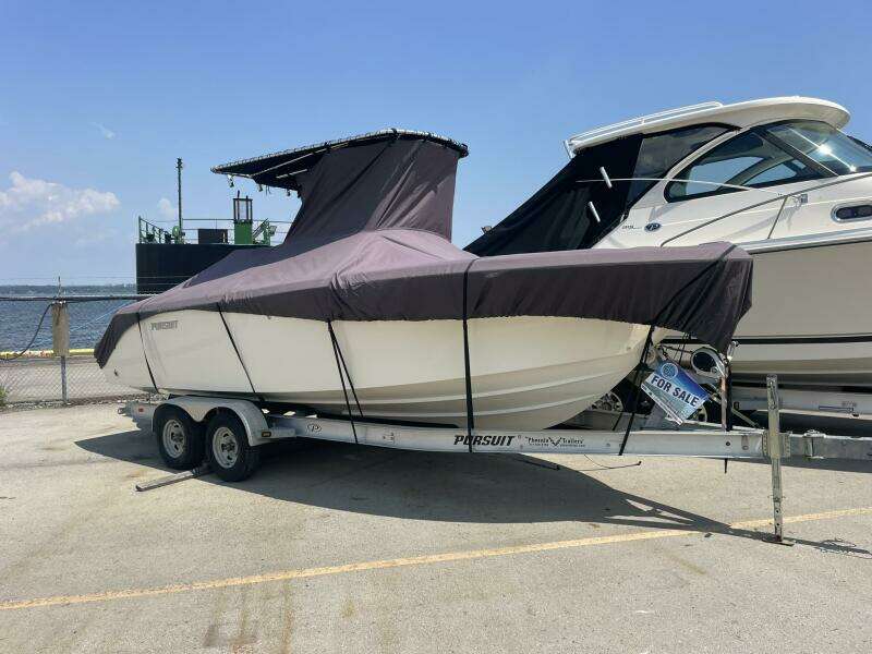 23ft Pursuit Yacht For Sale