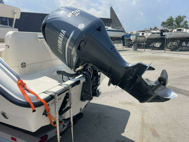 23ft Pursuit Yacht For Sale