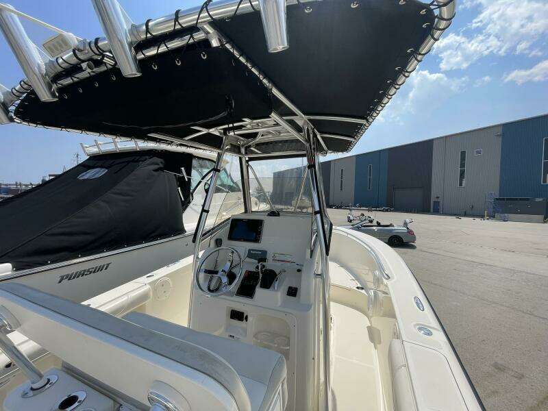23ft Pursuit Yacht For Sale