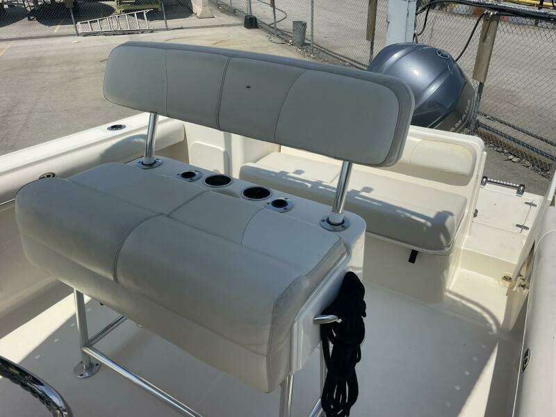 23ft Pursuit Yacht For Sale