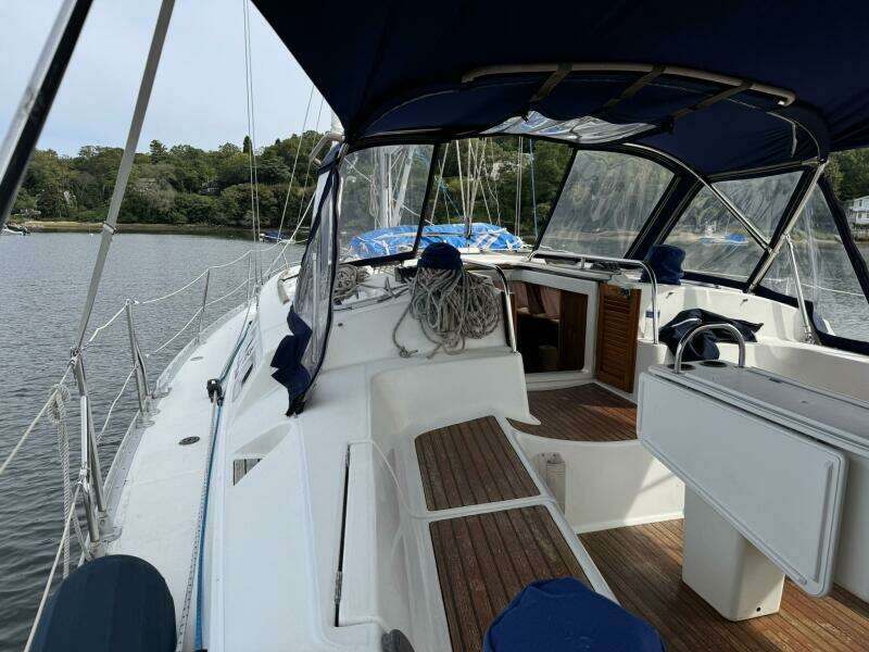 43ft Jeanneau Yacht For Sale