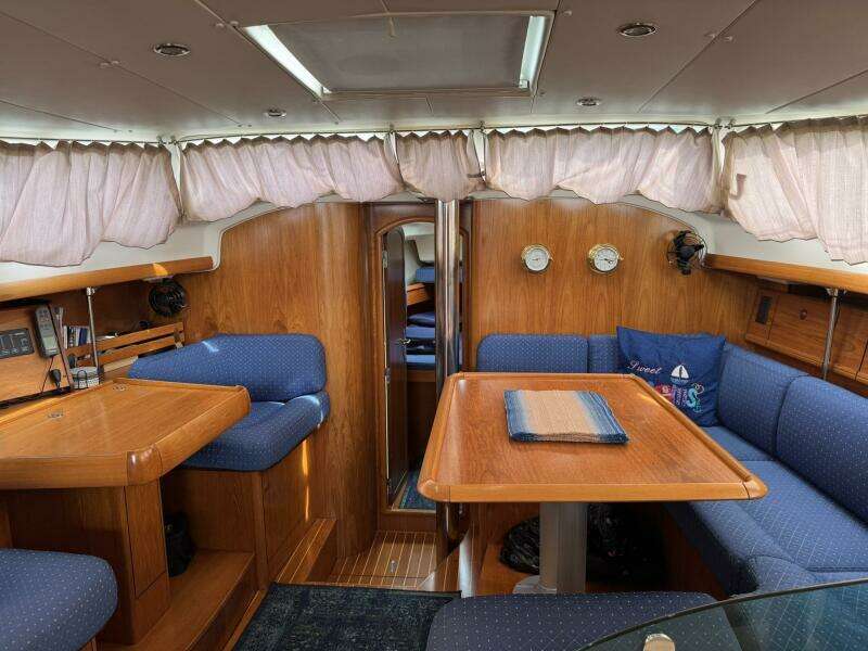 43ft Jeanneau Yacht For Sale