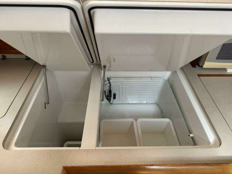 43ft Jeanneau Yacht For Sale