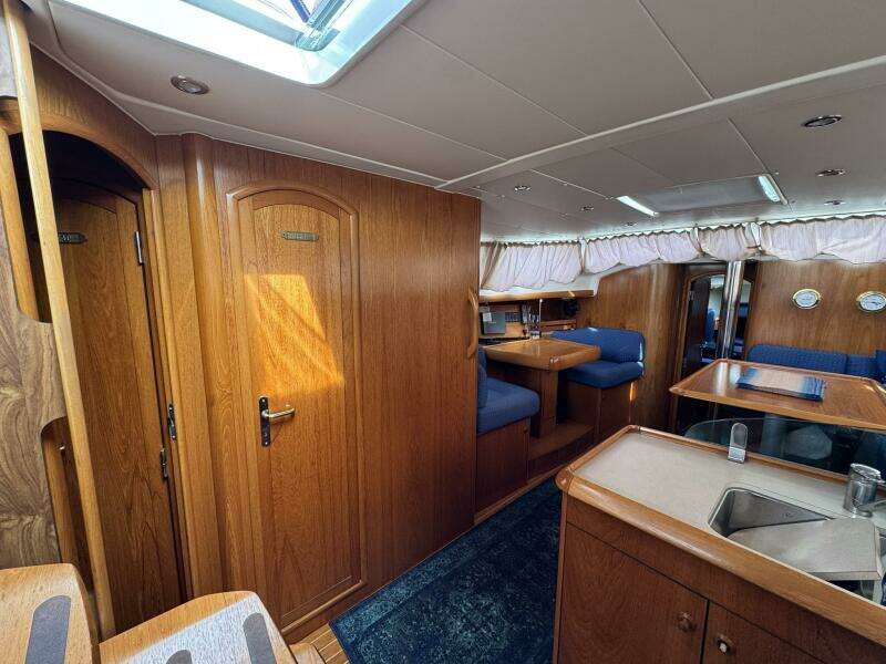 43ft Jeanneau Yacht For Sale