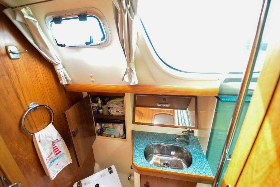 43ft Jeanneau Yacht For Sale