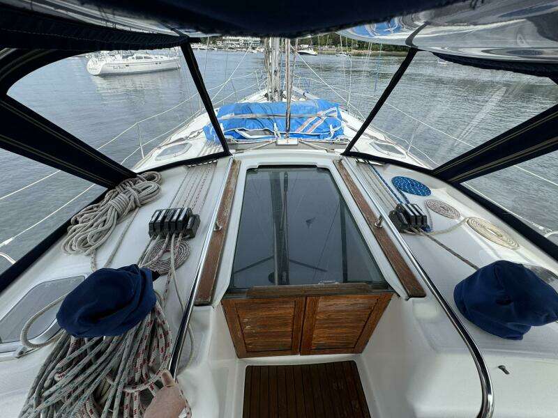 43ft Jeanneau Yacht For Sale