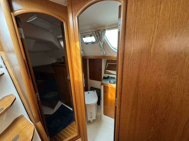43ft Jeanneau Yacht For Sale